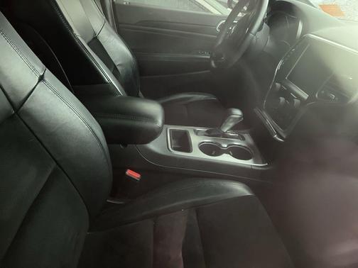 Bright White Clearcoat 2018 Jeep Grand Cherokee Altitude