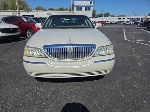 2004 Lincoln Town Car Ultimate