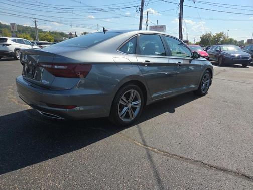 2021 Volkswagen Jetta 1.4T R-Line