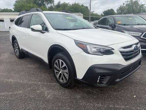 Crystal White Pearl 2022 Subaru Outback Premium