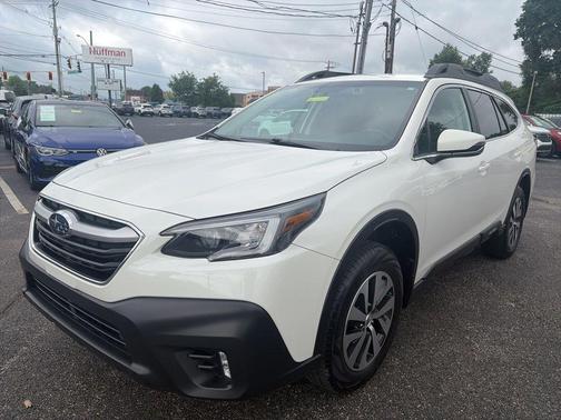 Crystal White Pearl 2022 Subaru Outback Premium