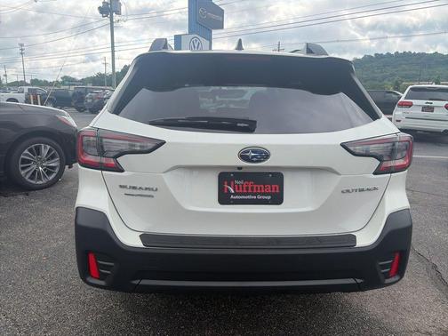 Crystal White Pearl 2022 Subaru Outback Premium