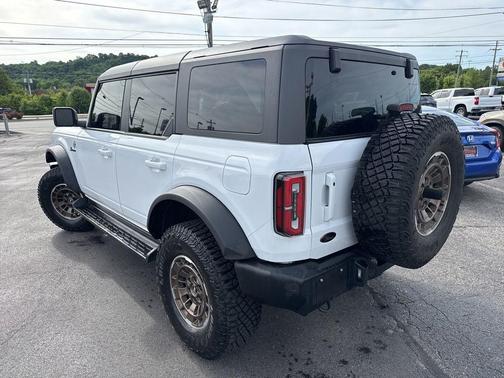Oxford White 2025 Ford Bronco Outer Banks