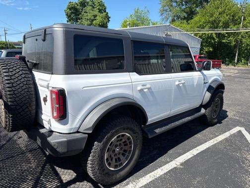 Oxford White 2025 Ford Bronco Outer Banks