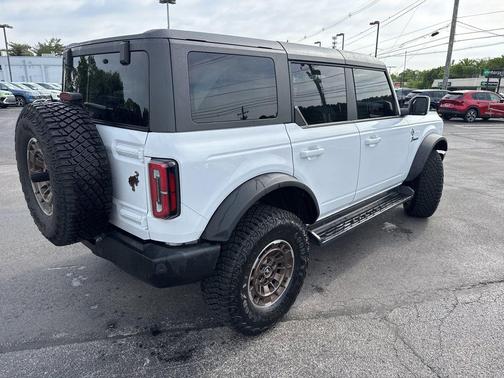 Oxford White 2025 Ford Bronco Outer Banks