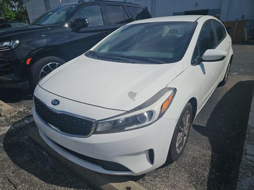 Clear White 2017 Kia Forte LX