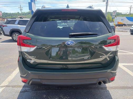 Cascade Green Silica 2022 Subaru Forester Limited