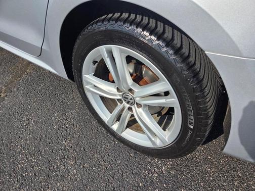 2014 Volkswagen Passat 1.8T SE