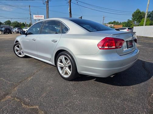 2014 Volkswagen Passat 1.8T SE