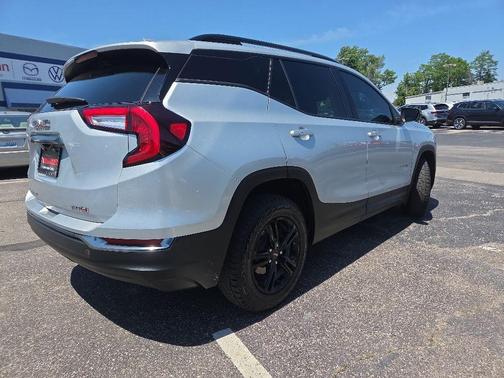 Quicksilver Metallic 2022 GMC Terrain AT4