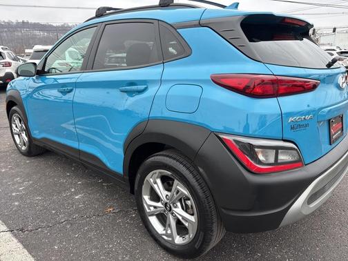 2022 Hyundai KONA SEL