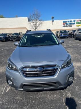 Ice Silver Metallic 2019 Subaru Outback 2.5i Premium