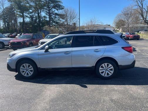 Ice Silver Metallic 2019 Subaru Outback 2.5i Premium