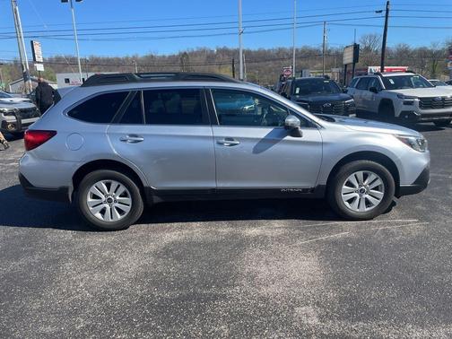 Ice Silver Metallic 2019 Subaru Outback 2.5i Premium