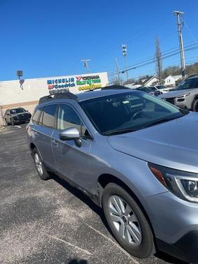 Ice Silver Metallic 2019 Subaru Outback 2.5i Premium