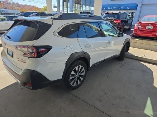 2024 Subaru Outback Touring XT