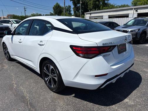 Cloud White 2022 Nissan Sentra SV