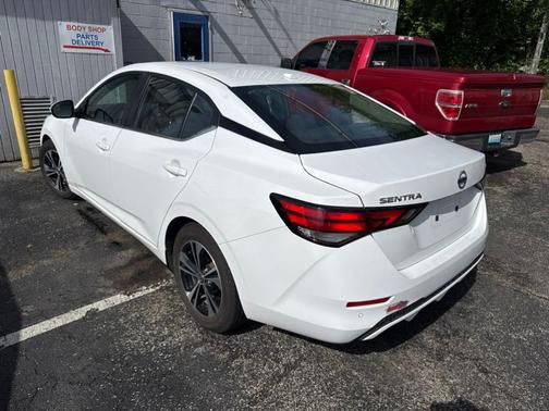 Cloud White 2022 Nissan Sentra SV