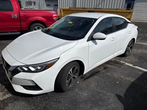 Cloud White 2022 Nissan Sentra SV