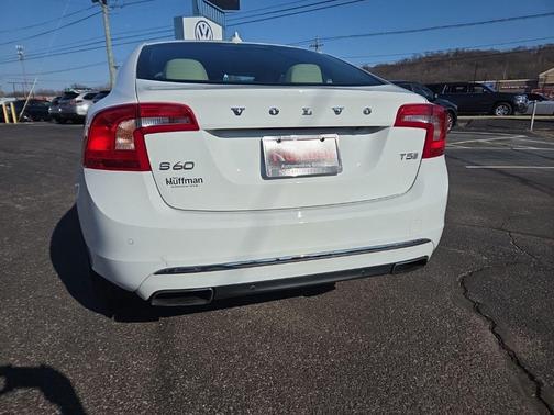 2016 Volvo S60 T5 Inscription Drive-E Platinum