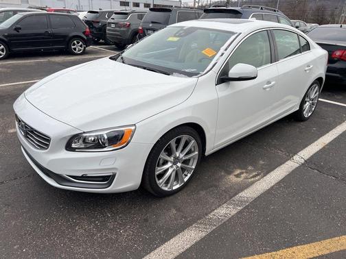 2016 Volvo S60 T5 Inscription Drive-E Platinum