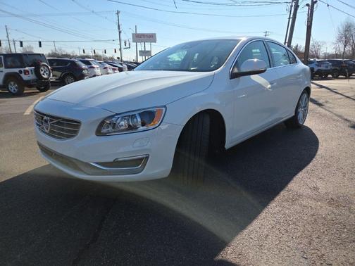 2016 Volvo S60 T5 Inscription Drive-E Platinum