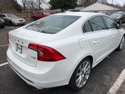2016 Volvo S60 T5 Inscription Drive-E Platinum
