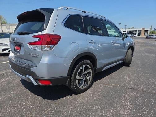 Ice Silver Metallic 2024 Subaru Forester Touring