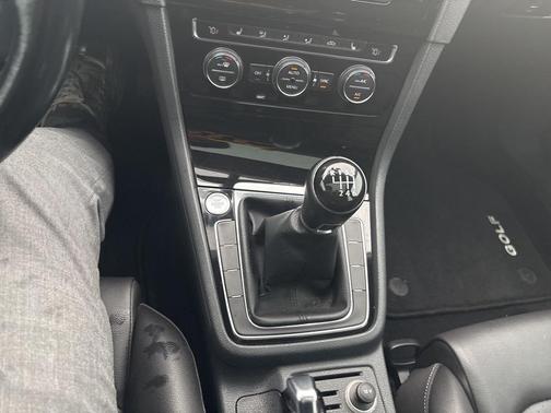 2015 Volkswagen Golf TDI SEL 4-Door
