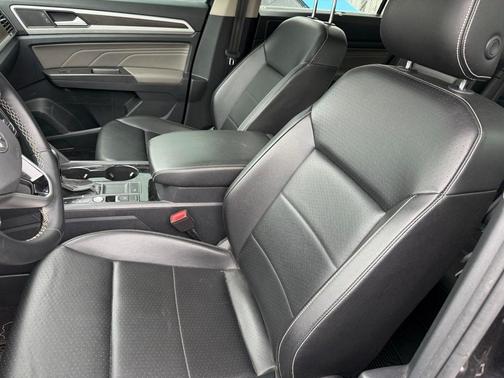 2022 Volkswagen Atlas 2.0T SE w/Technology