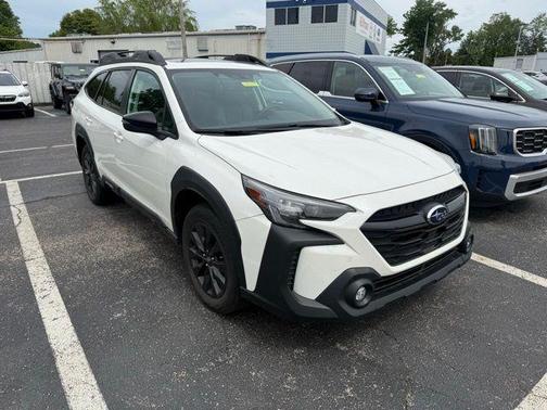 Crystal White Pearl 2023 Subaru Outback Onyx Edition