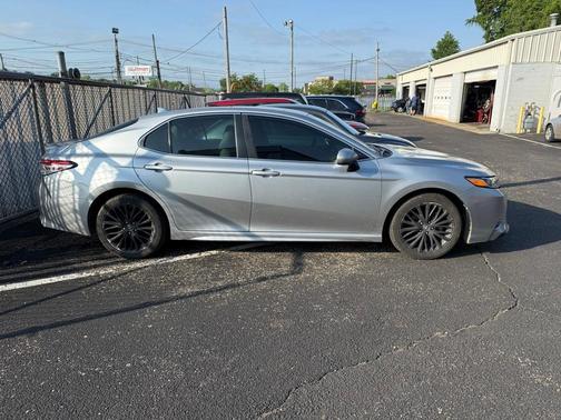 2019 Toyota Camry SE