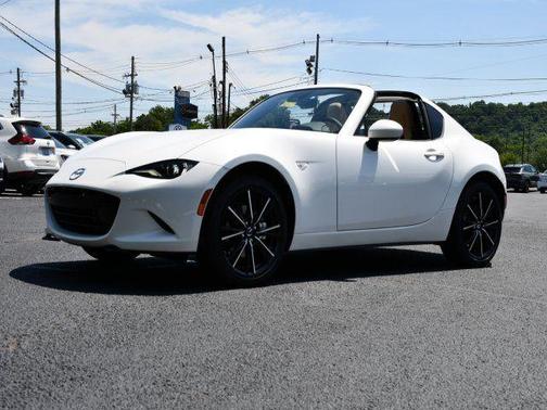 Snowflake White Pearl 2026 Mazda MX-5 Miata Grand Touring