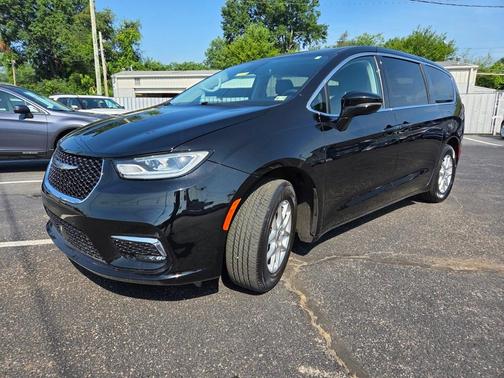 2024 Chrysler Pacifica Touring-L