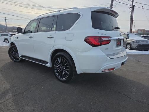2023 INFINITI QX80 SENSORY