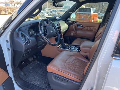 2023 INFINITI QX80 SENSORY