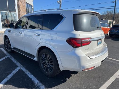 2023 INFINITI QX80 SENSORY