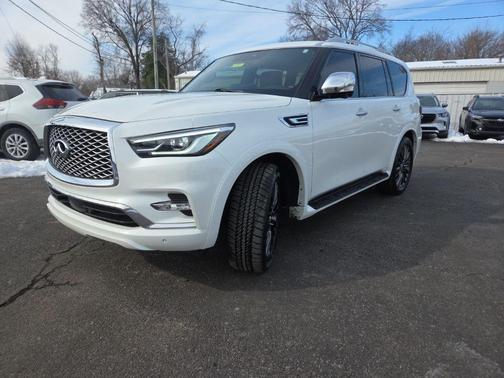 2023 INFINITI QX80 SENSORY