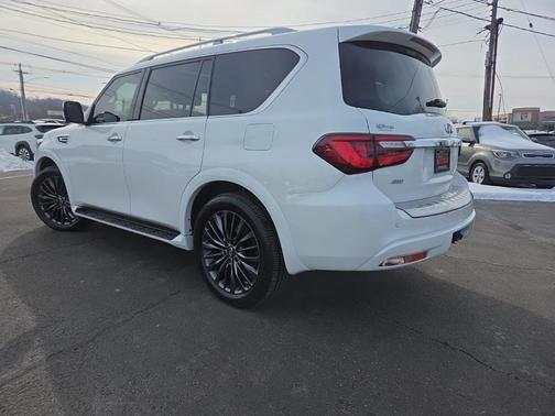 2023 INFINITI QX80 SENSORY