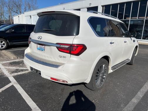 2023 INFINITI QX80 SENSORY