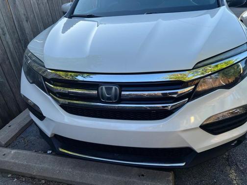 White Diamond Pearl 2016 Honda Pilot Touring