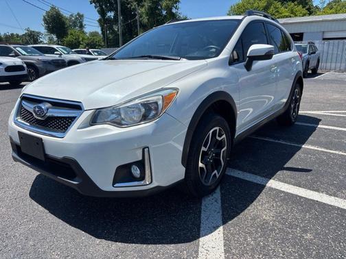 Crystal White Pearl 2017 Subaru Crosstrek 2.0i Limited