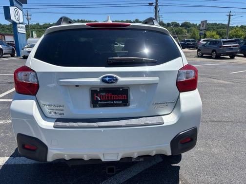 Crystal White Pearl 2017 Subaru Crosstrek 2.0i Limited