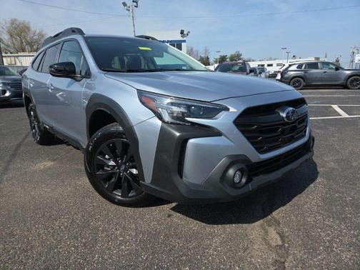 Ice Silver Metallic 2023 Subaru Outback Onyx Edition XT