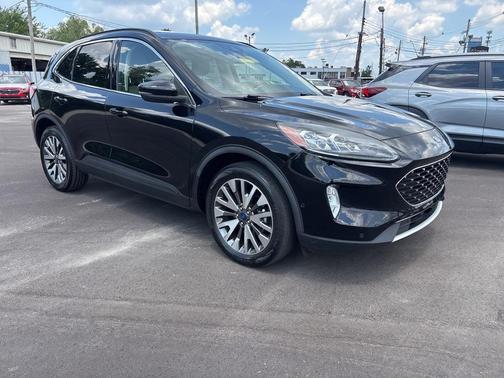 2020 Ford Escape Titanium