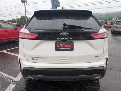 White Metallic 2022 Ford Edge Titanium