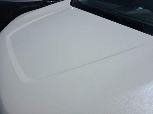 White Metallic 2022 Ford Edge Titanium