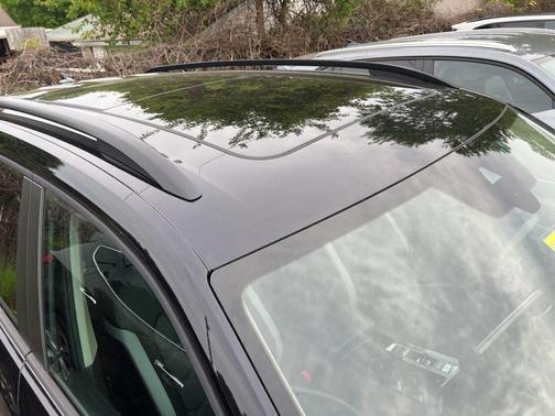 Deep Black Pearl Effect 2024 Volkswagen Atlas 2.0T Peak Edition SEL