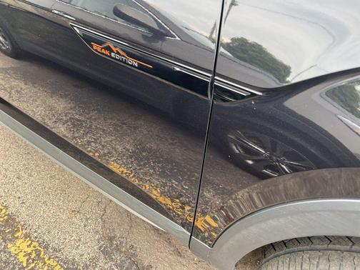 Deep Black Pearl Effect 2024 Volkswagen Atlas 2.0T Peak Edition SEL