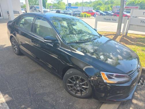 Black 2014 Volkswagen Jetta SE